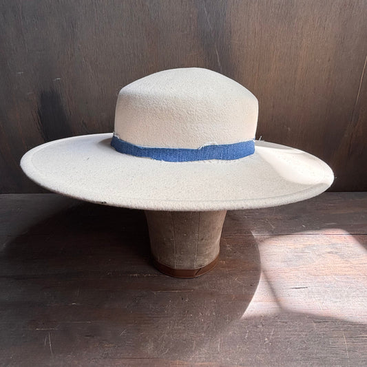 Vintage Lady Stetson Cream Wool Hat