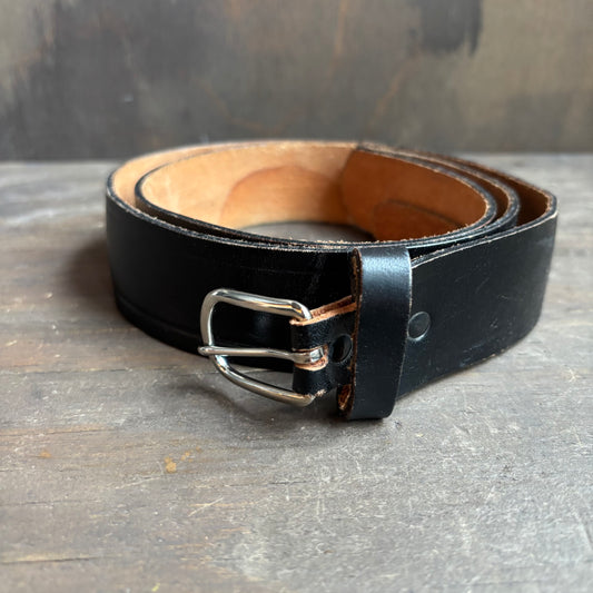 Black Leather Flat-Close Belt