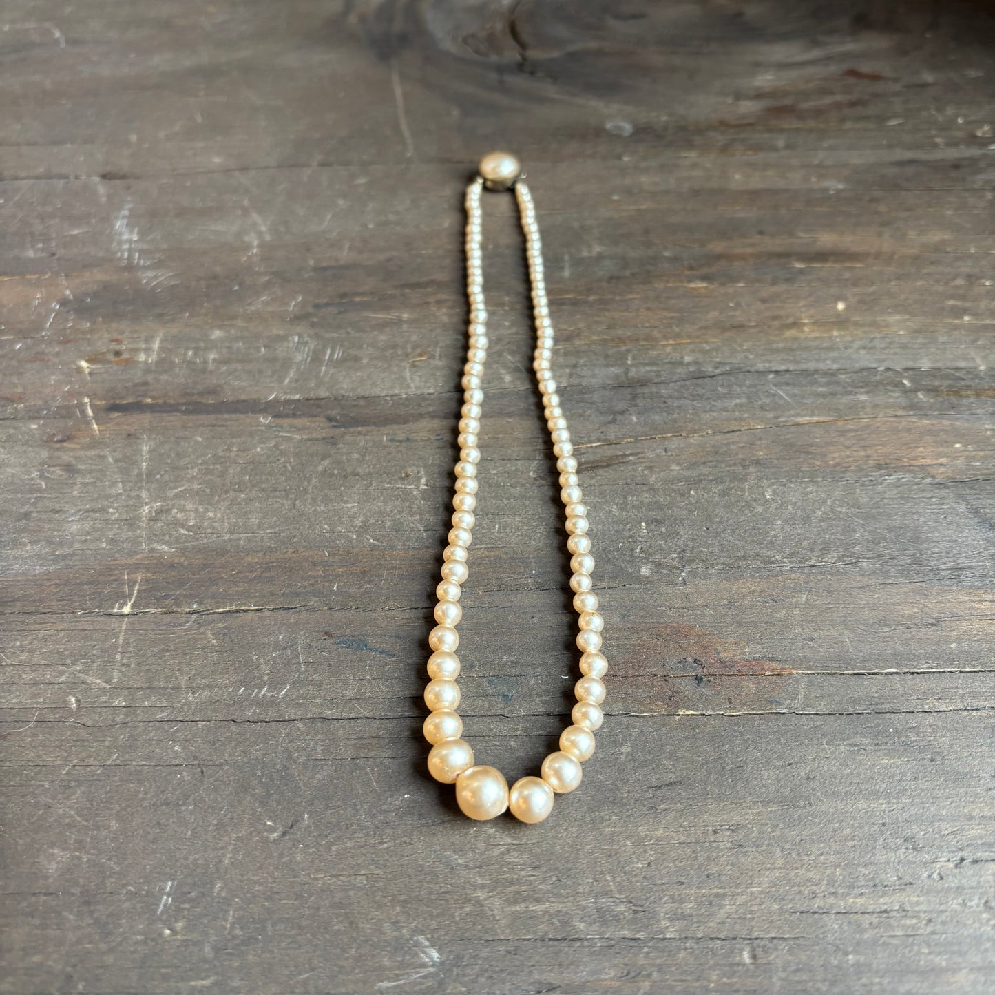 Short Costume Pearl Necklace