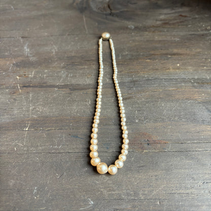 Short Costume Pearl Necklace