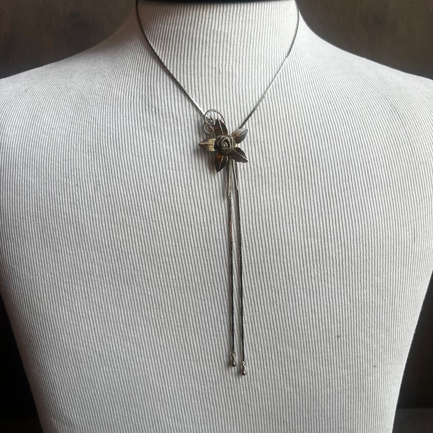 Gold Flower Chain Bolo