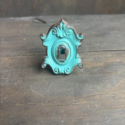 Keyhole Handle Pull