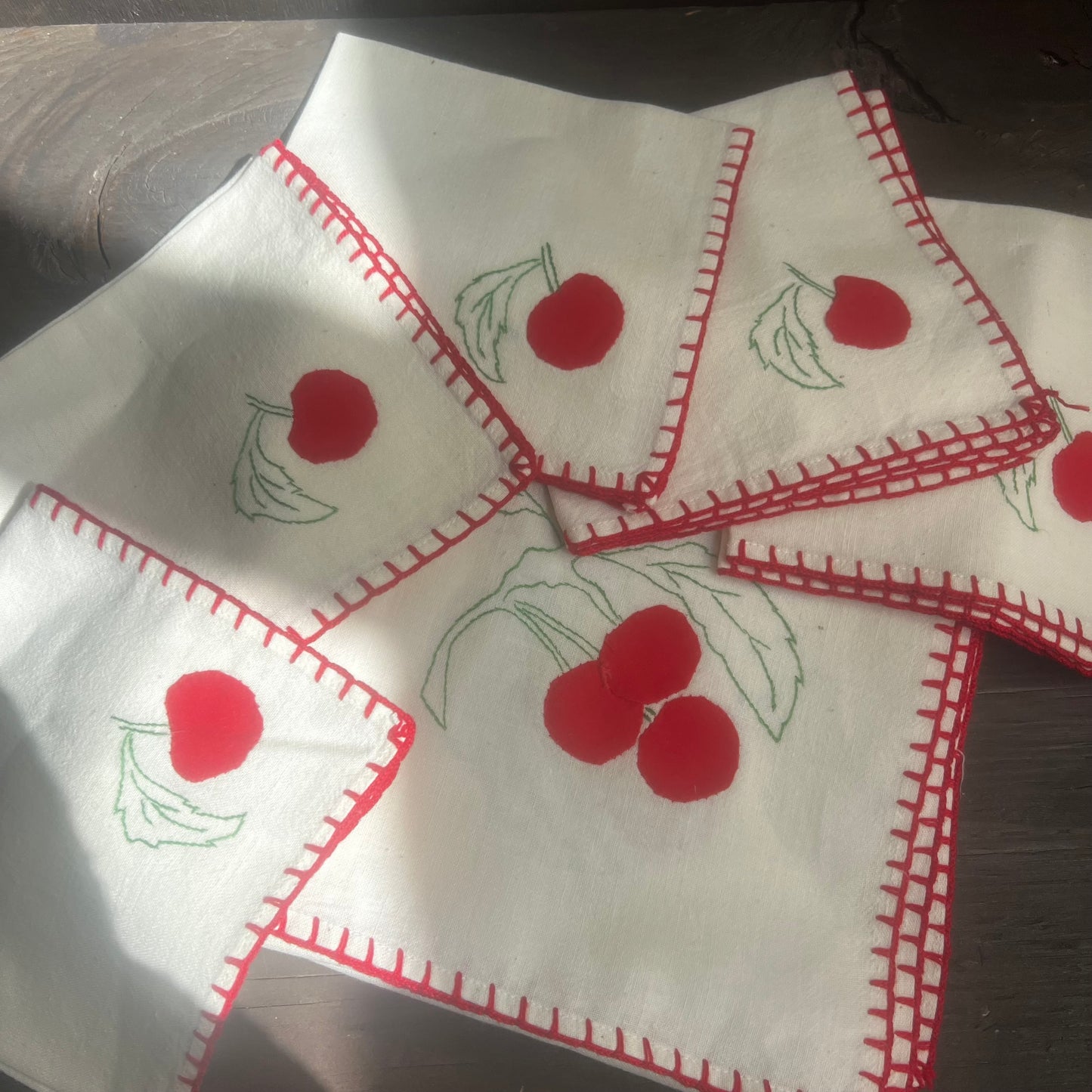 Apple Tablecloth Set