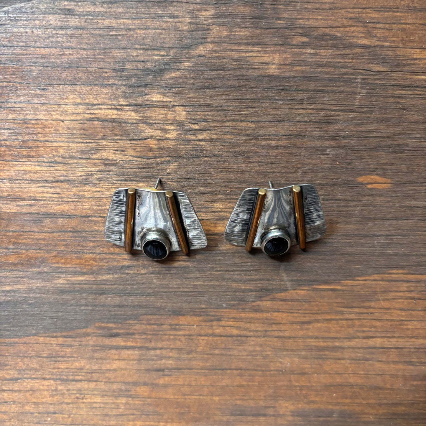 Metal Rhombus Earrings with Black Stone