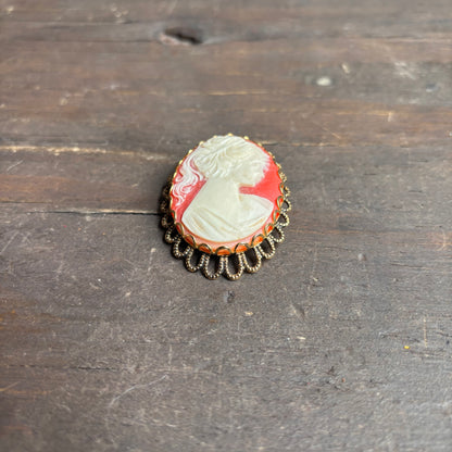 Scalloped Edge Cameo Brooch