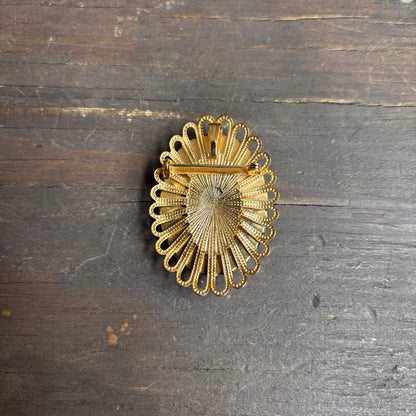 Scalloped Edge Cameo Brooch
