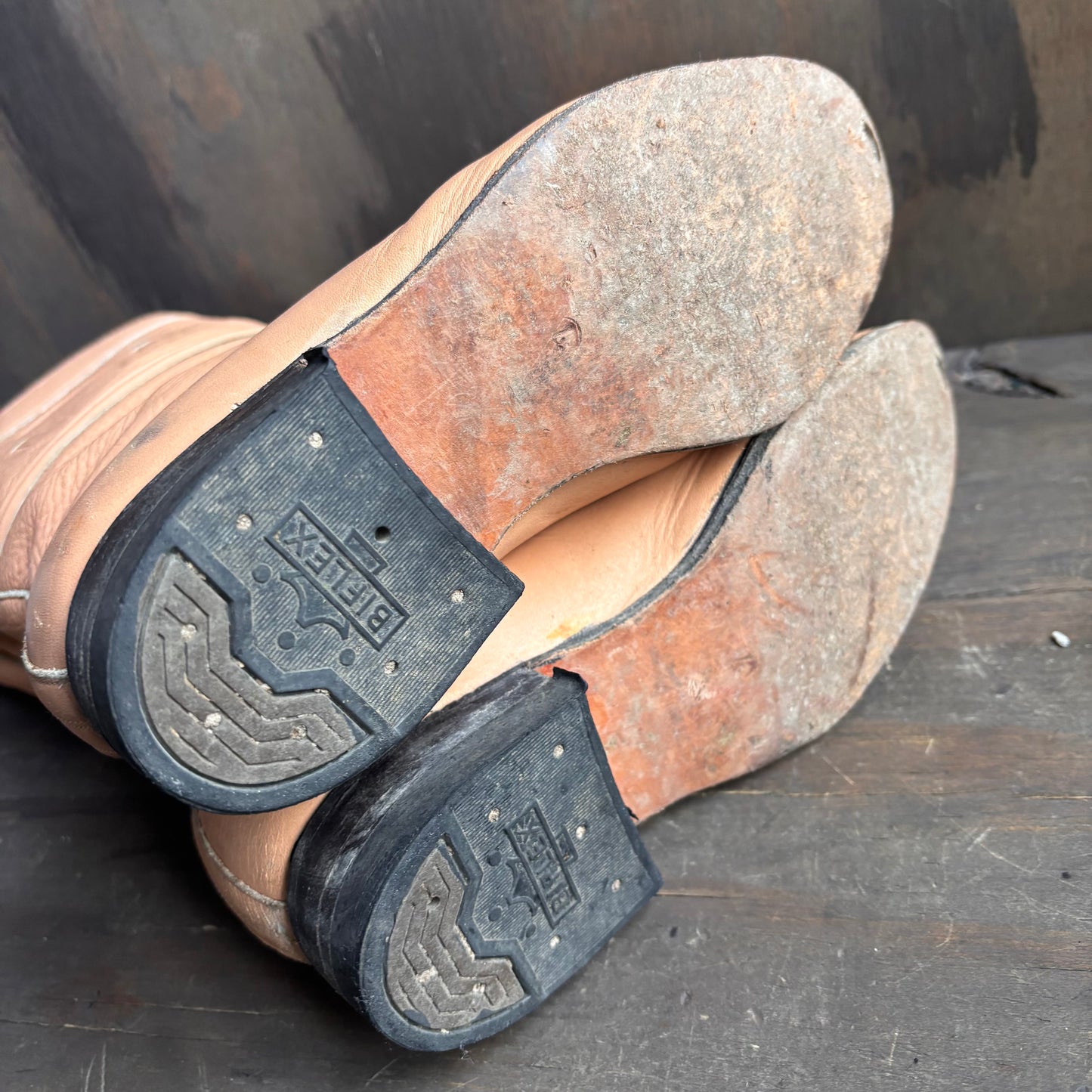 Vintage Peach Leather Horseshoe Boots