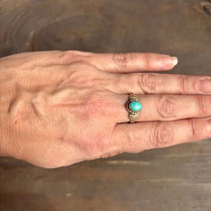 Vintage Sterling Silver Oval Turquoise Ring