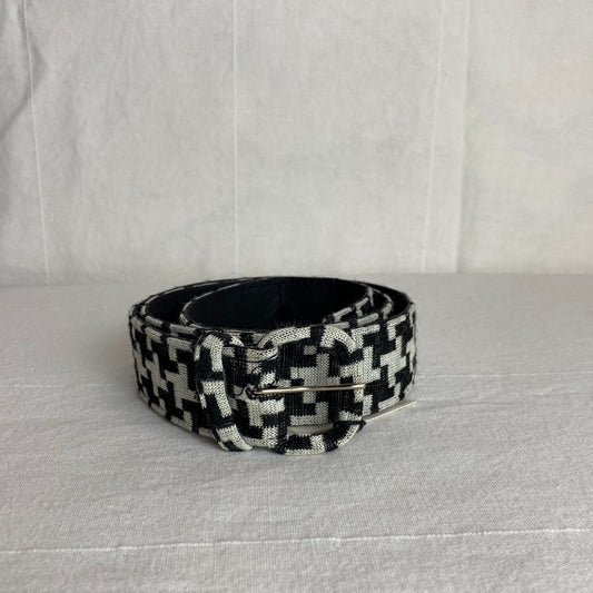 White and Black Geometric Fashion Belt